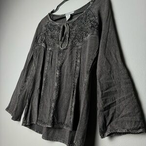 Women's Charcoal Long Sleeve Top